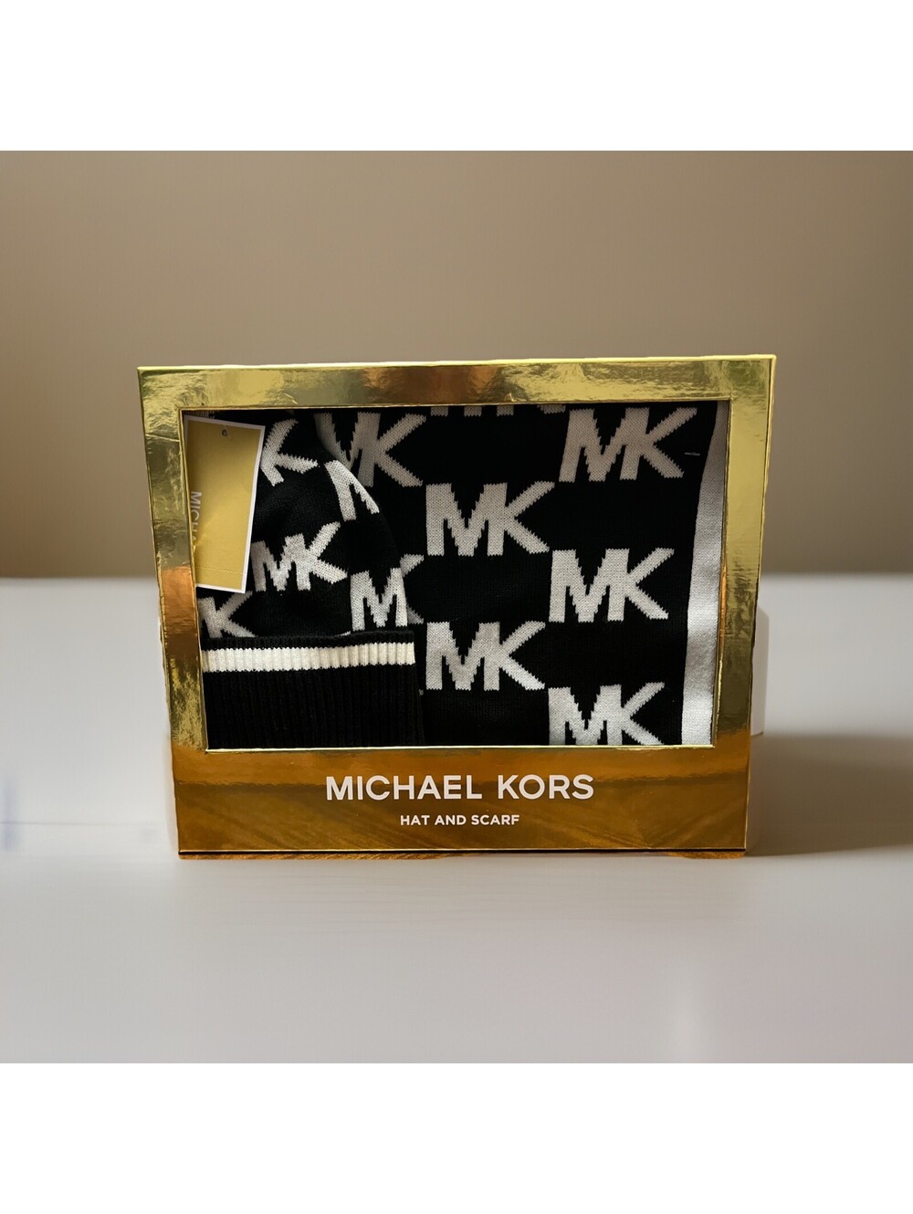 New MICHAEL KORS 2 Pc Set Knit BlK/Wht Signature MK Scarf & Hat Gift Box Set $88
